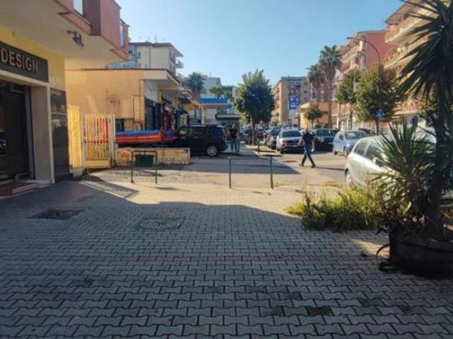 Magazzino in vendita a Napoli