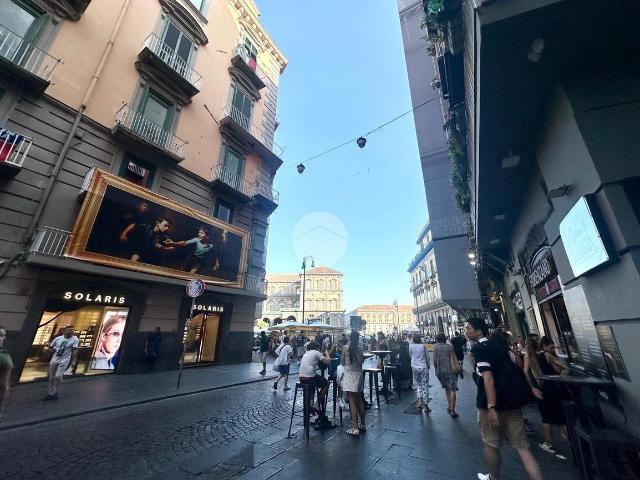 Magazzino in vendita a Napoli