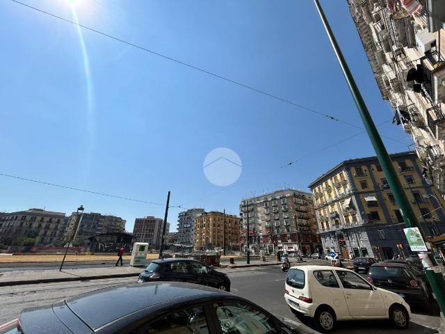 Magazzino in vendita a Napoli