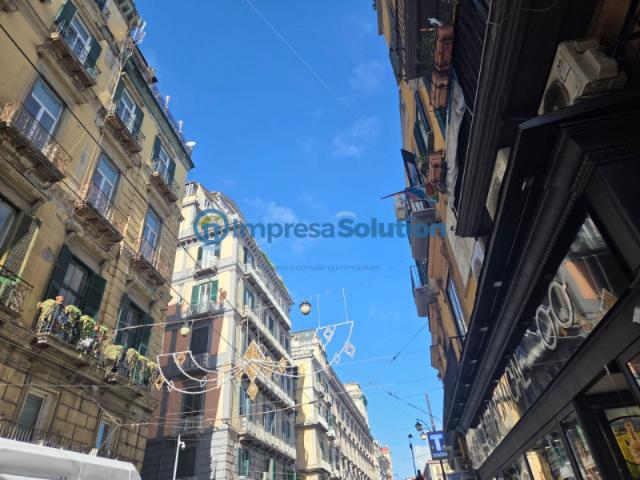 Magazzino in Vendita a Napoli