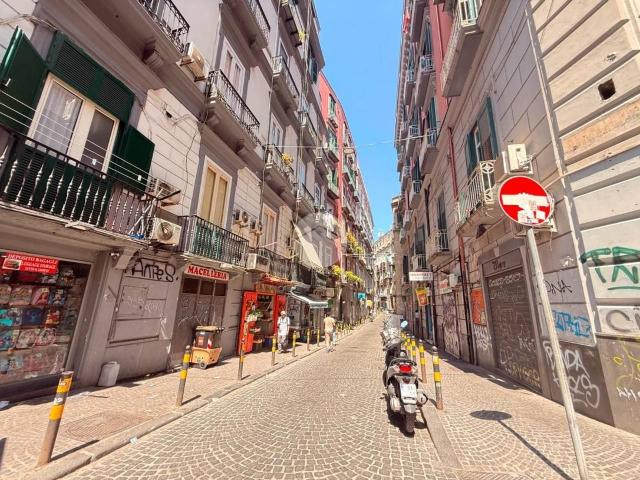 Magazzino in vendita a Napoli