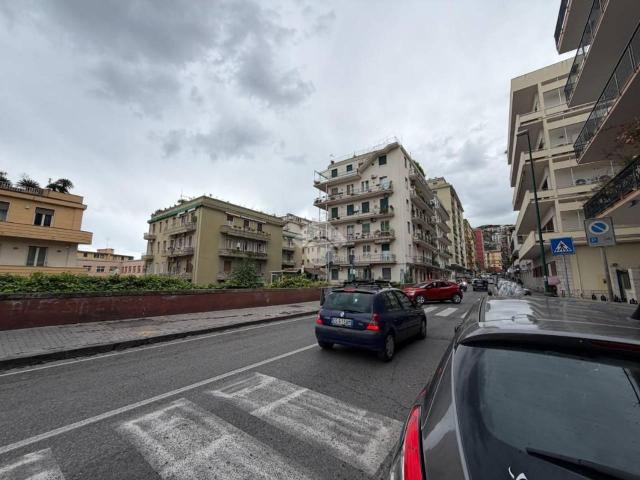Magazzino in vendita a Napoli