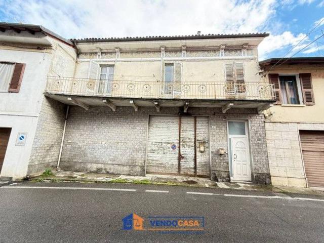 Magazzino in vendita a Nizza Monferrato