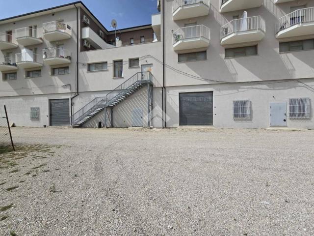 Magazzino in vendita a Notaresco