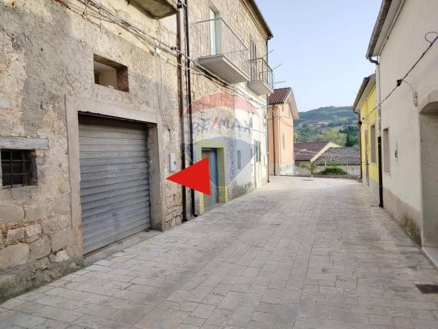 Magazzino in vendita a Orsara Di Puglia