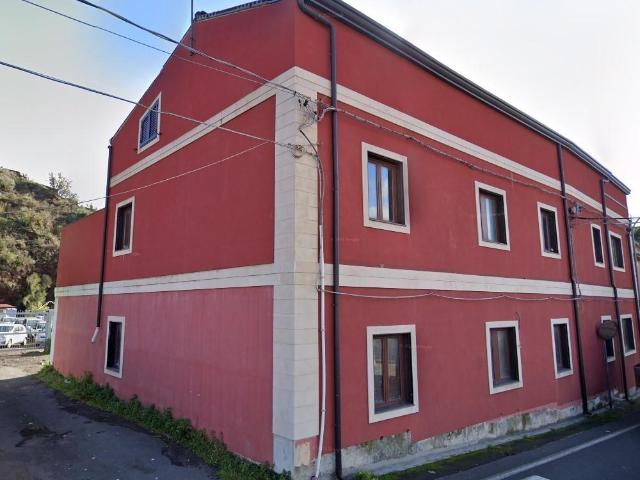 Magazzino in vendita a Aci Sant'Antonio