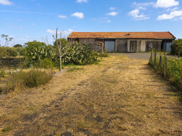 Magazzino in vendita a Aci Sant'Antonio