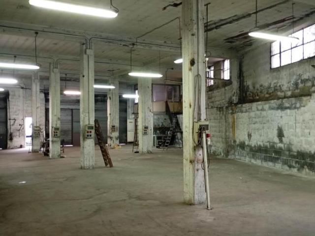 Magazzino in vendita a Acireale