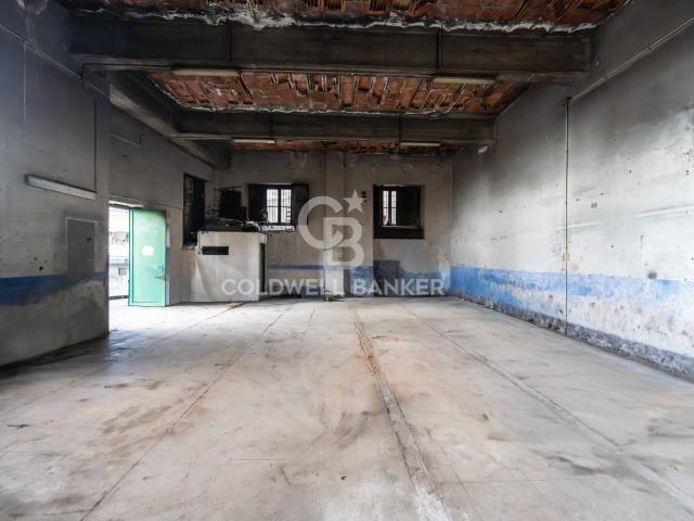 Magazzino in vendita a Acireale
