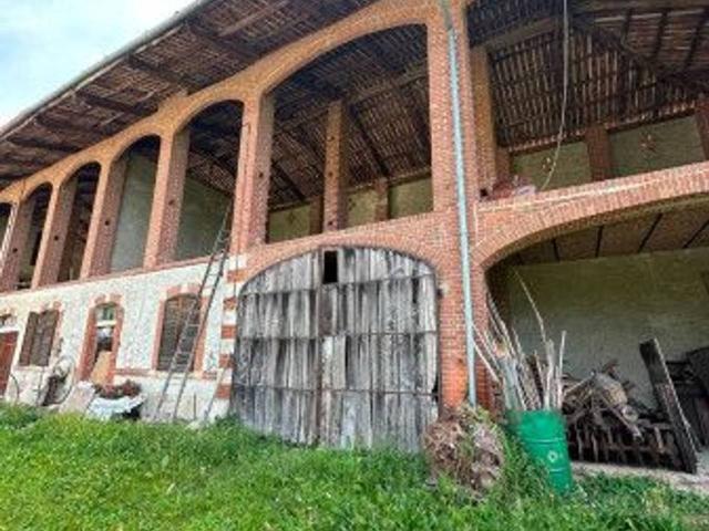 Magazzino in vendita a Albiano D'Ivrea
