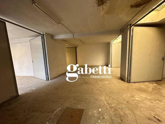 Magazzino in vendita a Alessandria