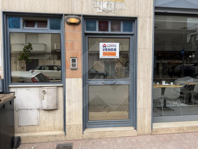 Magazzino in Vendita a Andria