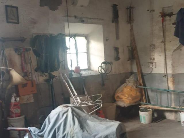 Magazzino in Vendita a Buti