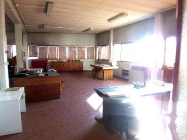 Magazzino in vendita a Baranzate