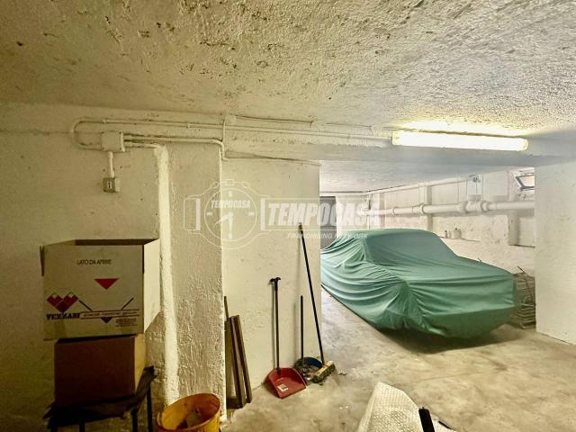 Magazzino in vendita a Bareggio