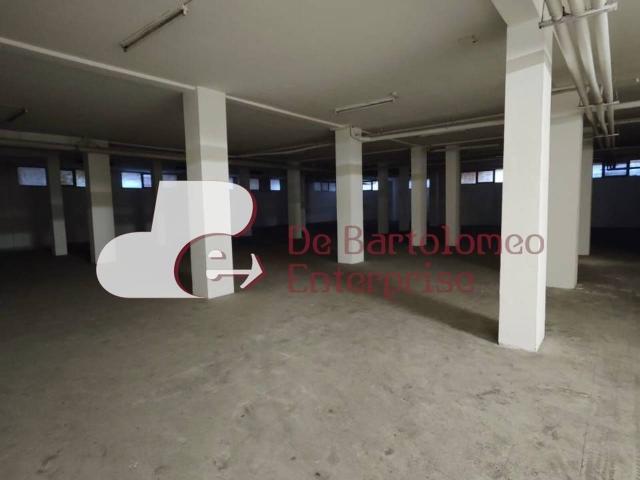 Magazzino in vendita a Bari