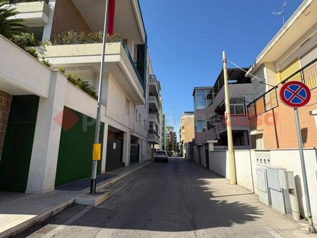 Magazzino in vendita a Bari
