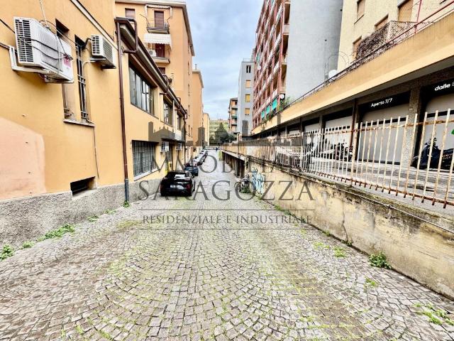 Magazzino in vendita a Bologna