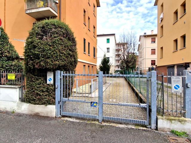 Magazzino in vendita a Bologna