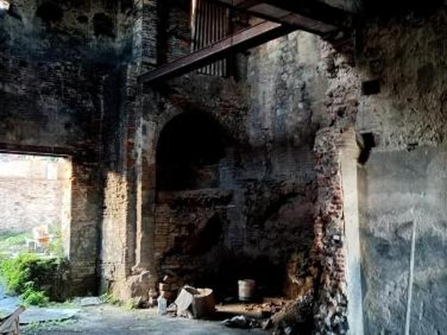 Magazzino in vendita a Cucigliana Vicopisano 250 mq Rif: 1409002