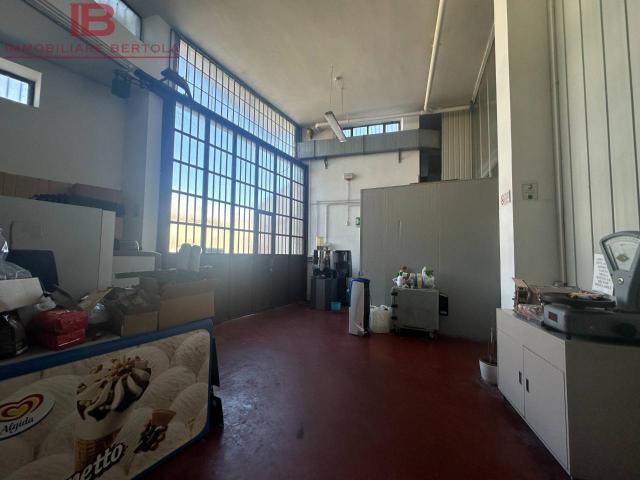 Magazzino in vendita a Cuneo