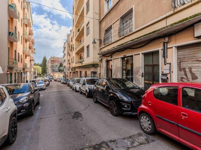 Magazzino in vendita a Cagliari