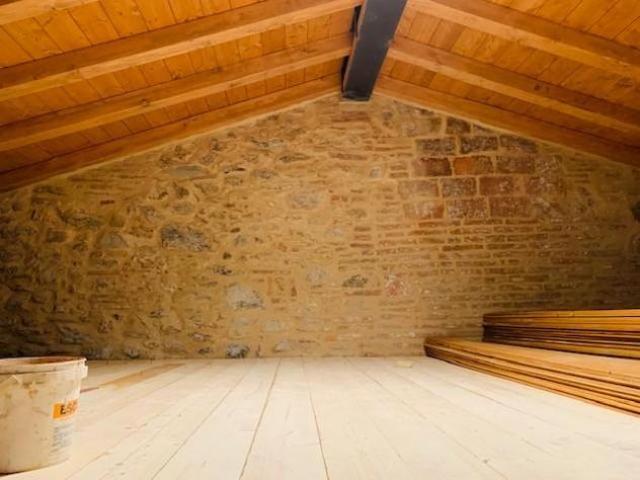 Magazzino in vendita a Calci 219 mq Rif: 1402086