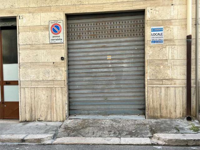 Magazzino in Vendita a Canosa di Puglia