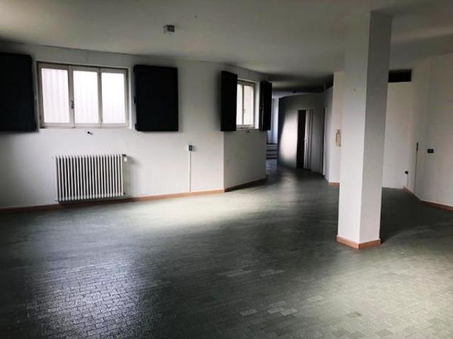 Magazzino in vendita a Castelletto Sopra Ticino