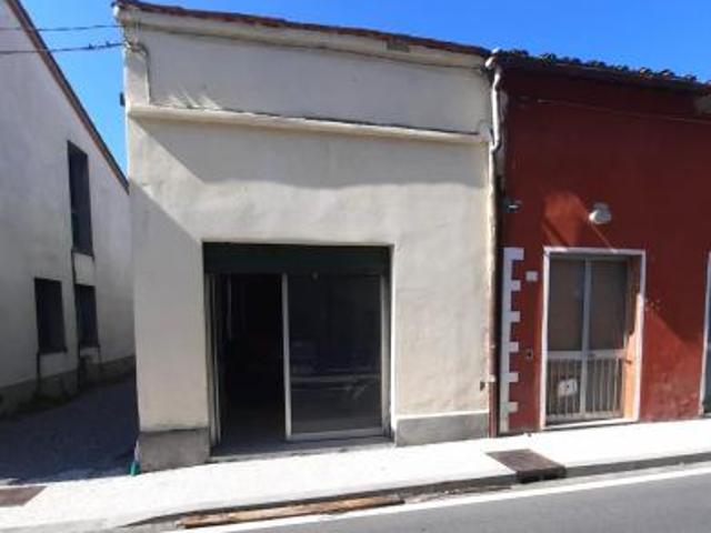 Magazzino in vendita a Capannori 35 mq Rif: 1288211