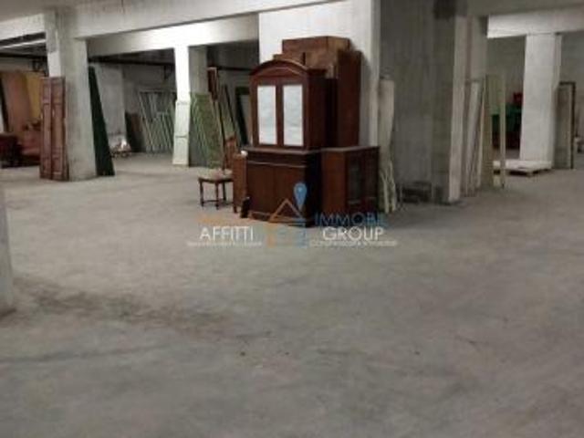 Magazzino in vendita a Carrara