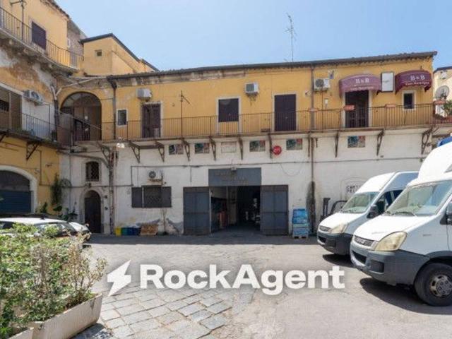 Magazzino in vendita a Catania