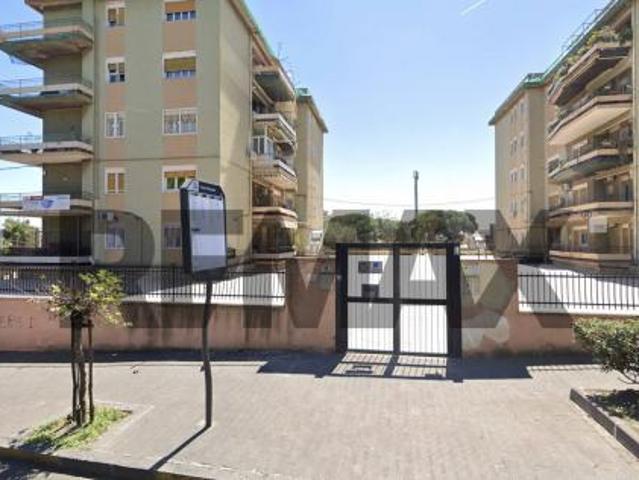 Magazzino in vendita a Catania, Raffaello Sanzio