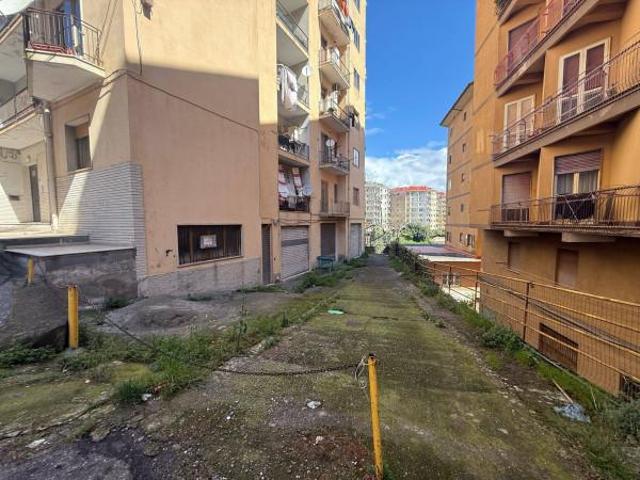 Magazzino in vendita a Catanzaro