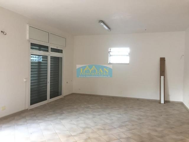 Magazzino in vendita a Ceglie Messapica