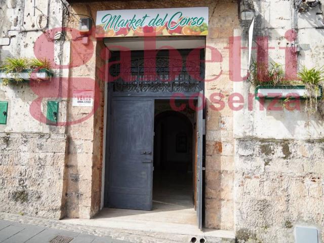 Magazzino in vendita a Cosenza
