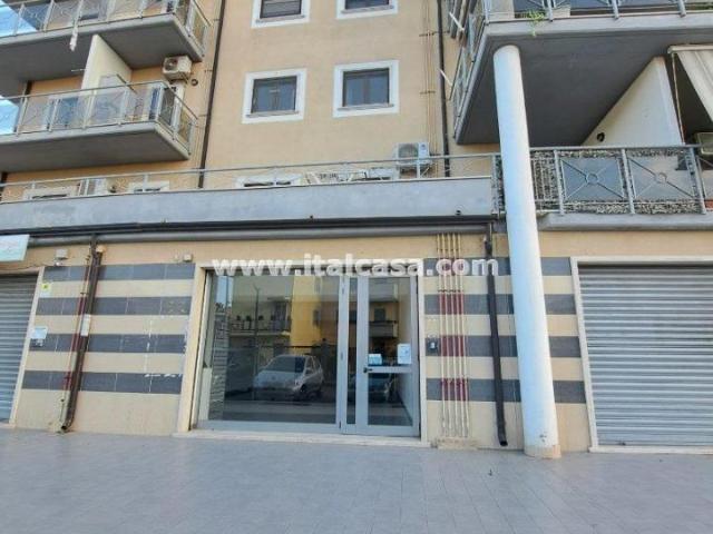 Magazzino in vendita a Crotone