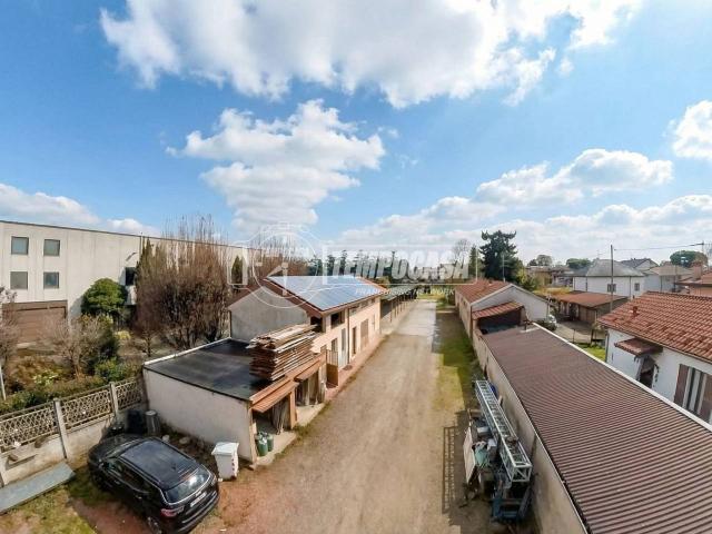 Magazzino in vendita a Fagnano Olona