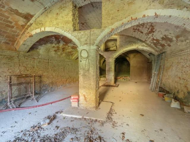 Magazzino in vendita a Fauglia