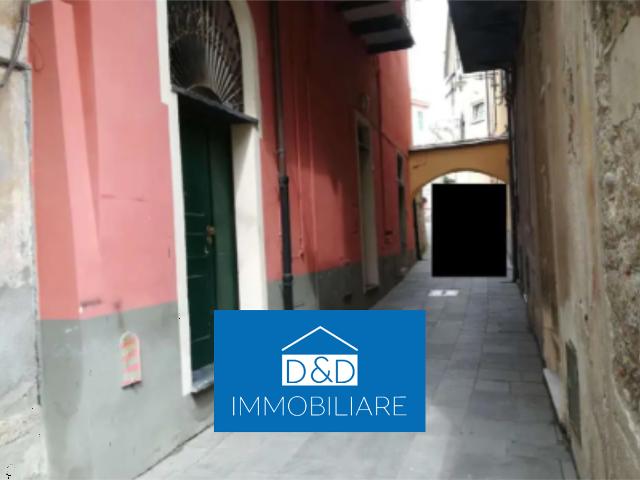 Magazzino in Vendita a Finale Ligure