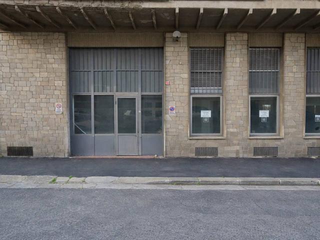 Magazzino in vendita a Firenze