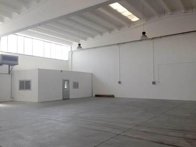 Magazzino in vendita a Firenze