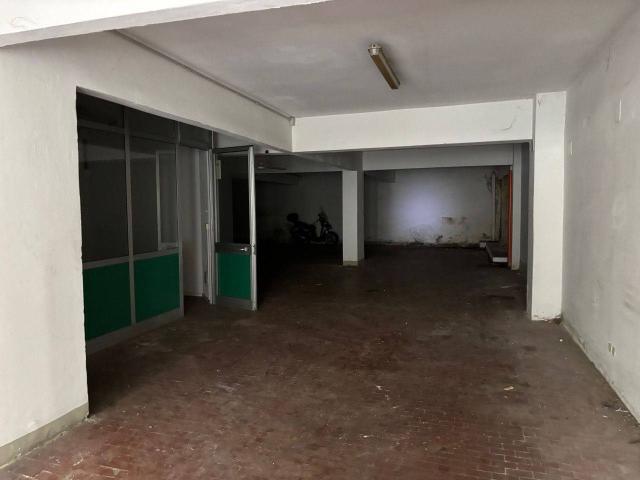 Magazzino in vendita a Firenze