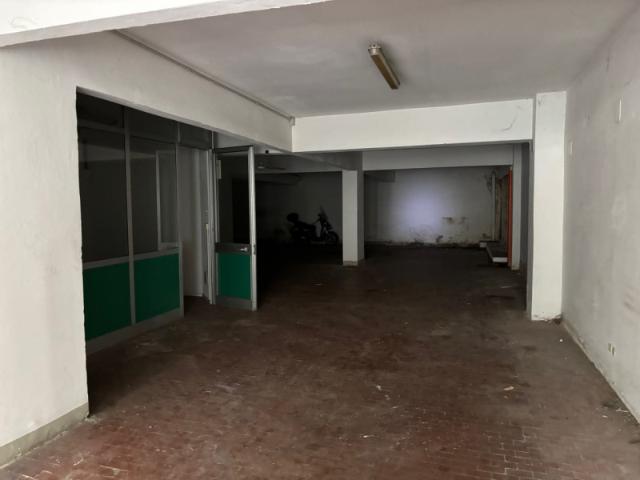 Magazzino in Vendita a Firenze