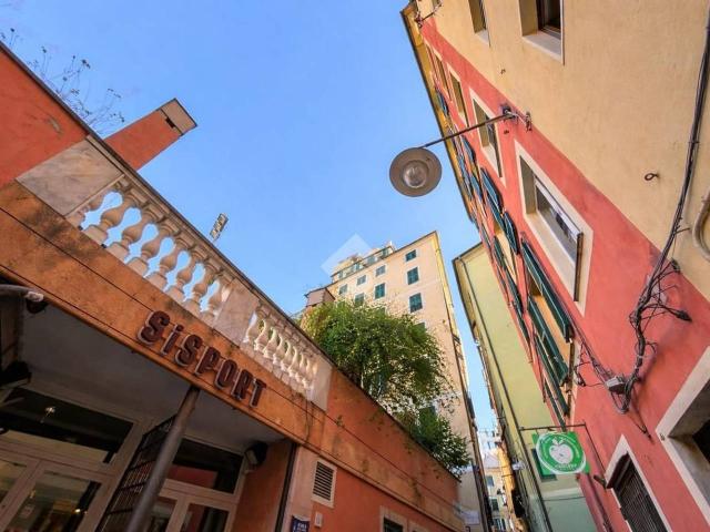 Magazzino in vendita a Genova