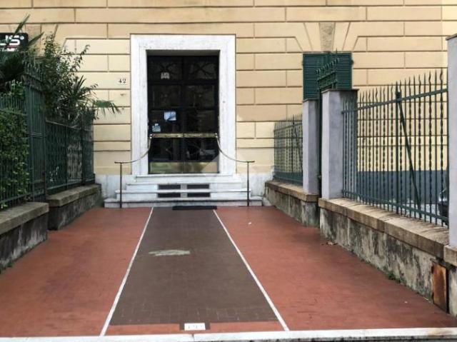 Magazzino in vendita a Genova