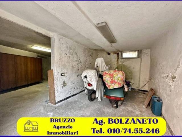 Magazzino in vendita a Genova
