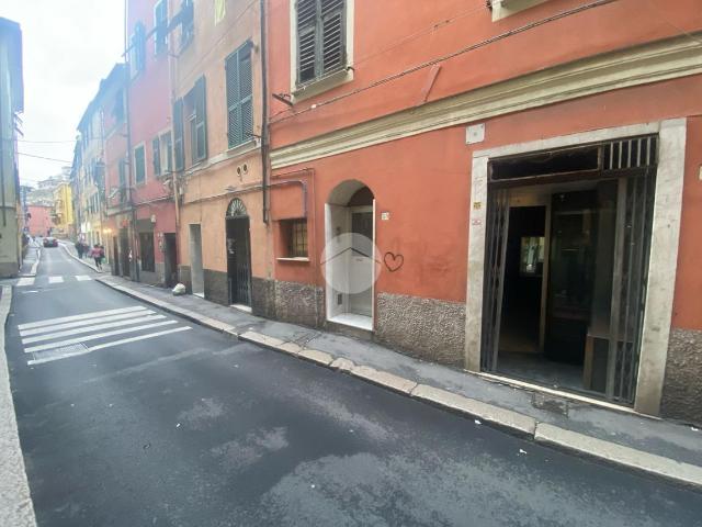 Magazzino in vendita a Genova