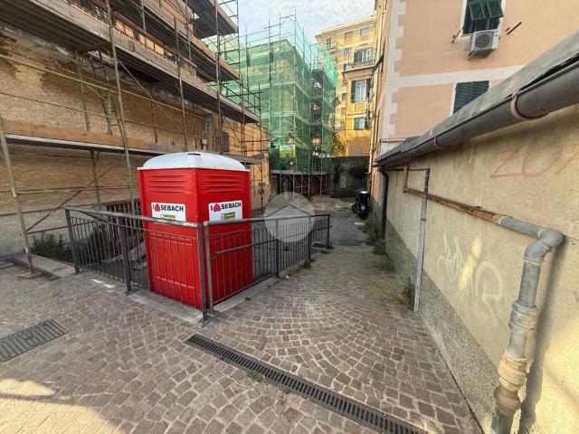 Magazzino in vendita a Genova