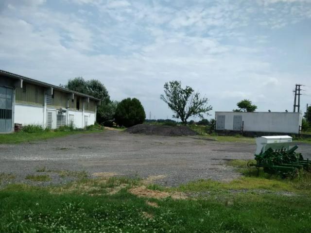 Magazzino in Vendita a Ivrea